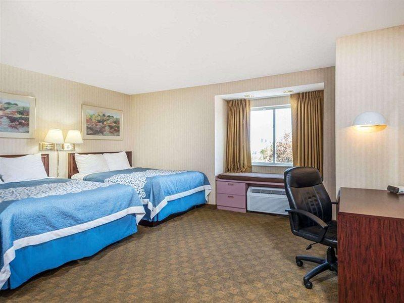 Baymont By Wyndham Boardman Hotel Bagian luar foto