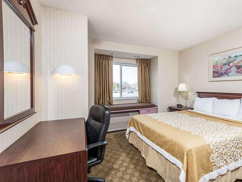 Baymont By Wyndham Boardman Hotel Bagian luar foto