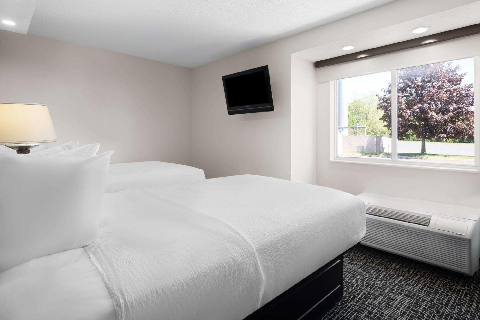 Baymont By Wyndham Boardman Hotel Bagian luar foto